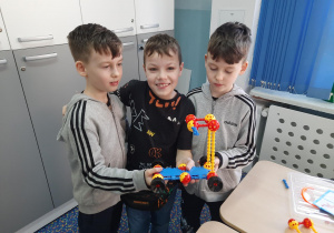 Trzech chłopców i ich konstrukcja
